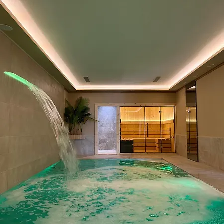 Colis منتجع Kamez