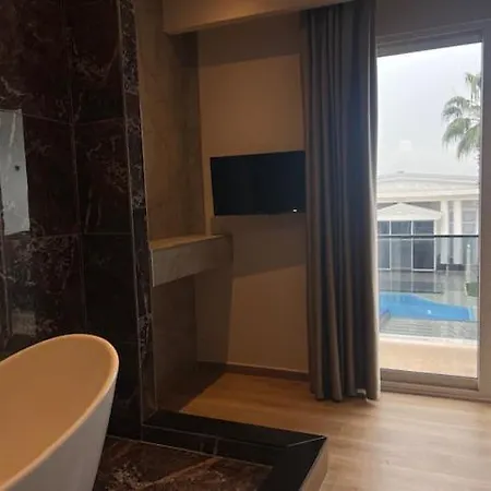 منتجع Colis